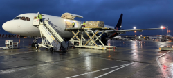 A321P2F Passenger to Freighter conversion being loaded